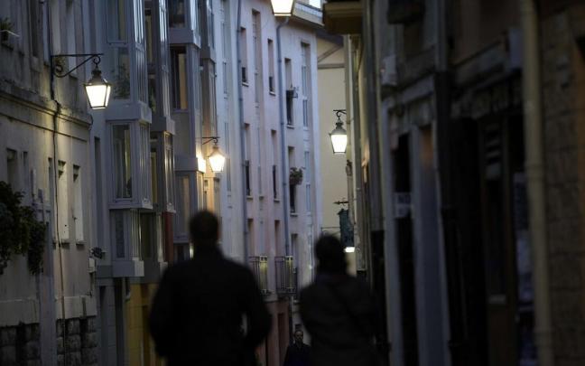 Vista de la calle Zapatería de noche