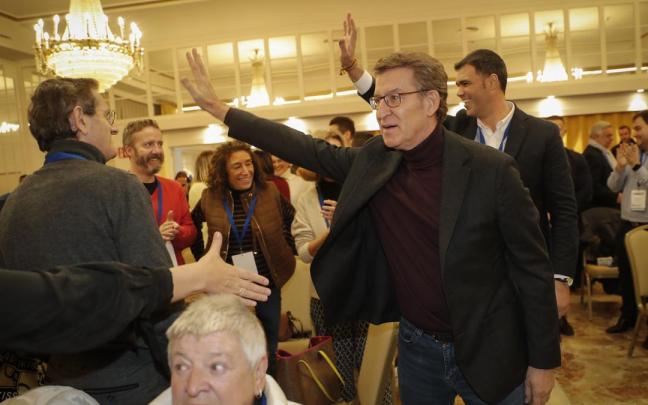 El líder del PP, Alberto Núñez Feijóo, y el nuevo presidente del partido en Nafarroa, Javier García. El líder del PP, Alberto Núñez Feijóo, y el nuevo presidente del partido en Nafarroa, Javier García.