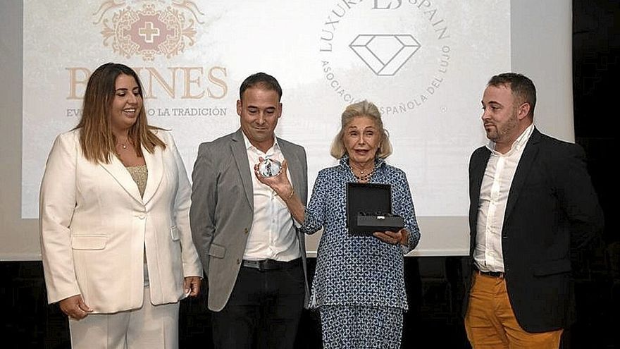 Cristina Martin, Javier Baines, B&eacute;atrice d&rsquo;Orl&eacute;ans y Luis Baines. | FOTO: P.CASCANTE