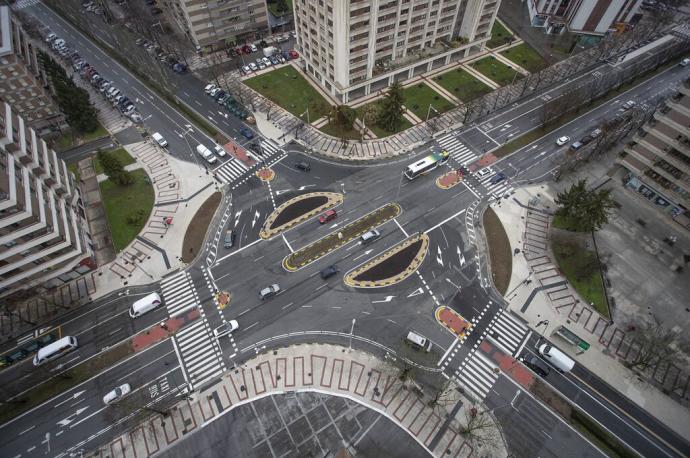 Tráfico del cruce de la avenida Pío XII con Sancho el Fuerte.