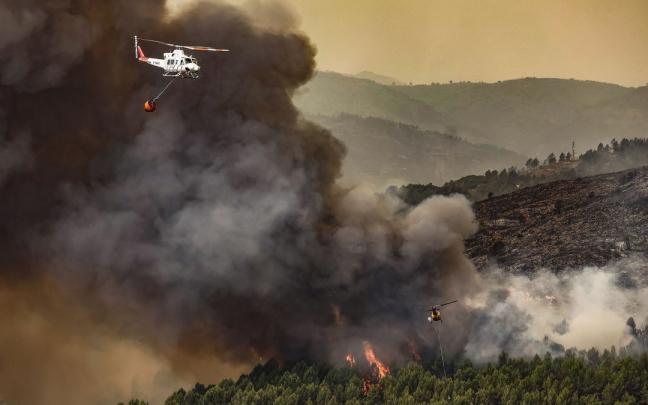 El incendio en Bejís (Castellón) ha calcinado ya cerca de 10.000 hectáreas. El incendio en Bejís (Castellón) ha calcinado ya cerca de 10.000 hectáreas.