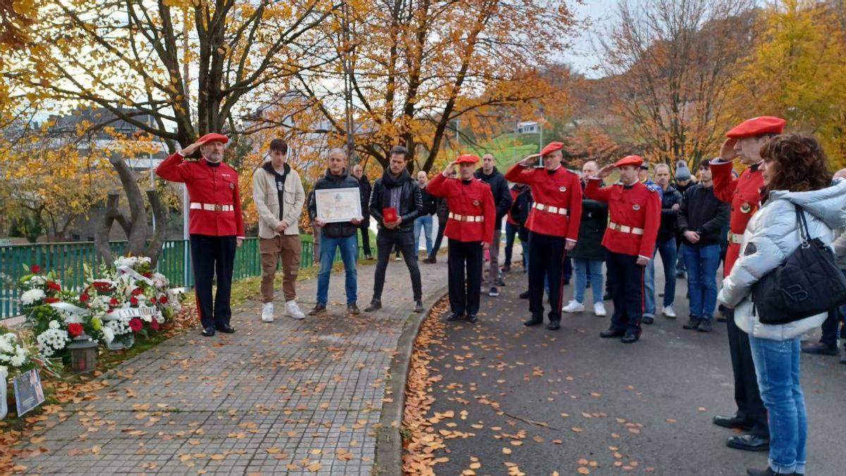 Homenaje a los agentes Iñaki Mendiluce Etxebarria y José Luis González Villanueva, asesinados hace 27 años por Mikel Otegi