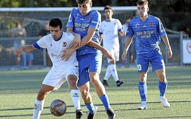 Lance del encuentro de ayer disputado en Sarriguren. | FOTO: UNAI BEROIZ