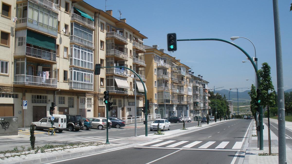 Semáforo ubicado en la carretera Sarriguren, en Pamplona.