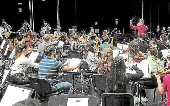 Musikene ha acogido esta semana la residencia art&iacute;stica de la Euskadiko Gazte Orkestra. | FOTO: JAVI COLMENERO