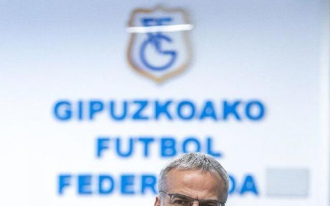 Manu Diaz, en la Federaci&oacute;n Guipuzcoana de F&uacute;tbol.