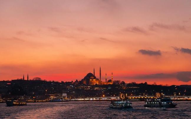 El segundo chárter para Semana Santa que han elegido los touroperadores para salir desde el aeropuerto de Gasteiz es Estambul.