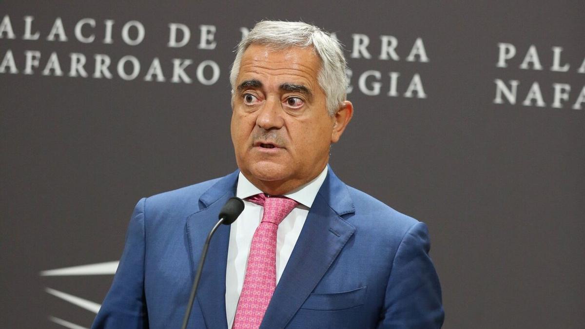 El presidente de la CEN, Juan Miguel Sucunza, antes de la reunión del Consejo Económico y Social, en el Palacio de Navarra