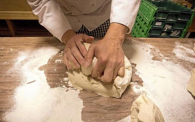 El conflicto eleva los precios de los productos derivados del cereal, como el pan y la bollería. Foto: B. Guerrero