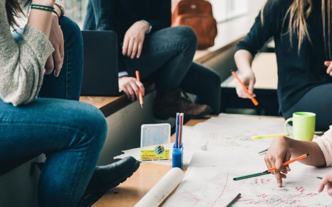 Imagen de recurso de un grupo de estudiantes