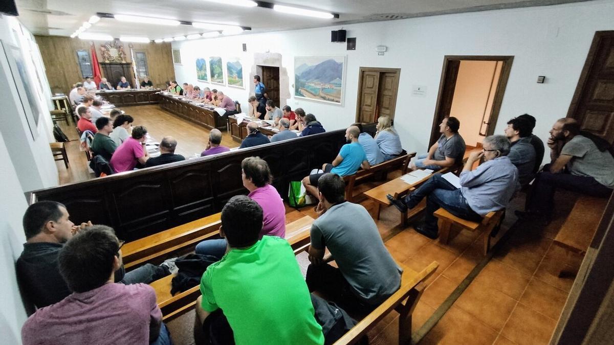 La Junta General de este lunes suscit&oacute; un gran inter&eacute;s.