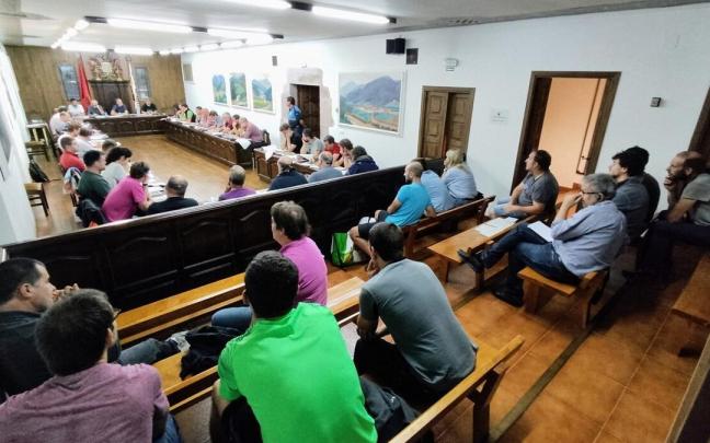 La Junta General de este lunes suscit&oacute; un gran inter&eacute;s.