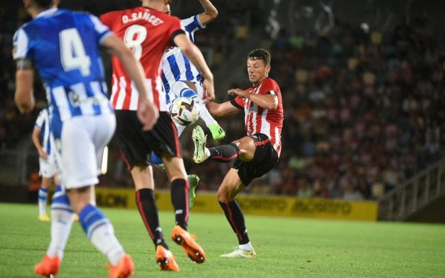 Oihan Sancet y Mikel Vesga en el partido ante la Real Sociedad Oihan Sancet y Mikel Vesga en el partido ante la Real Sociedad