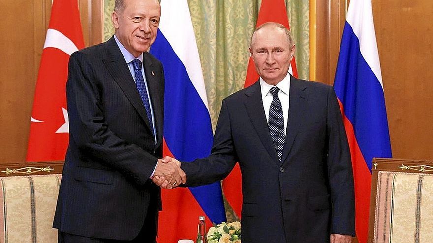 Putin y Erdogan durante su reunión de ayer en Sochi. | FOTO: E.P.