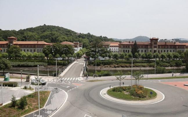 Los dos edificios que el acuerdo sobre los cuarteles de Loiola protege y que seguirán en pie a pesar de la reurbanización de la zona