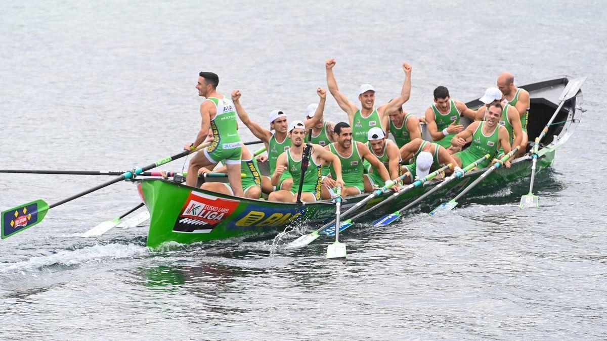 Hondarribia será la ultima trainera en salir del Grupo A