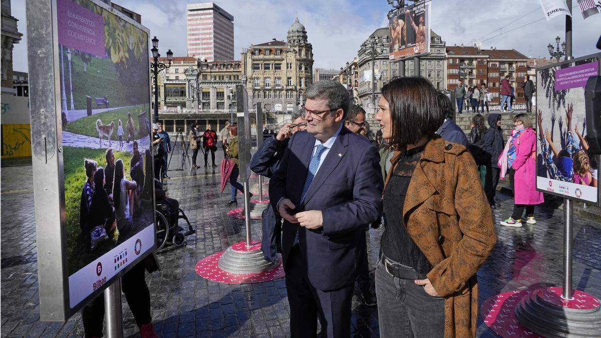 Juan Mari Aburto alkateak inauguratu du erakusketa.