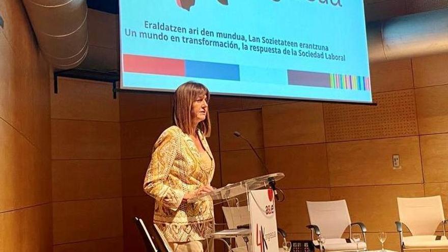 Idoia Mendia durante su intervención en el IV Congreso de ASLE.