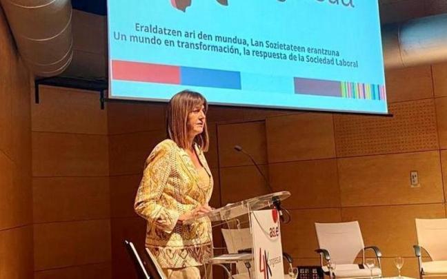 Idoia Mendia durante su intervención en el IV Congreso de ASLE.