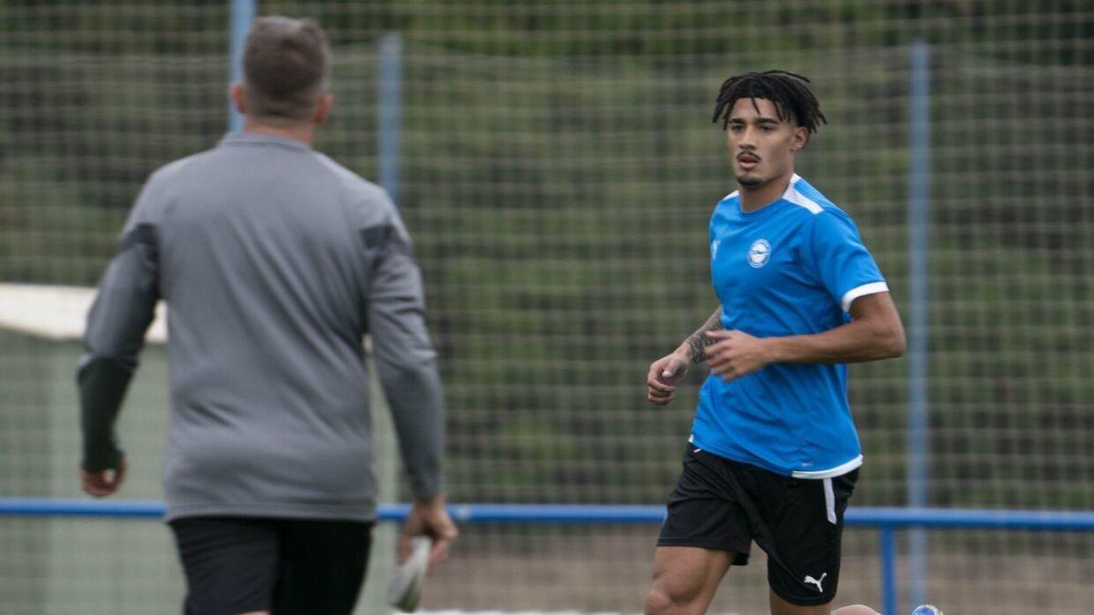 Carlos Benavídez, durante uno de los primeros entrenamientos de la pretemporada en Ibaia