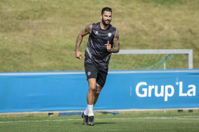 Edgar Méndez, durante un entrenamiento en Ibaia.