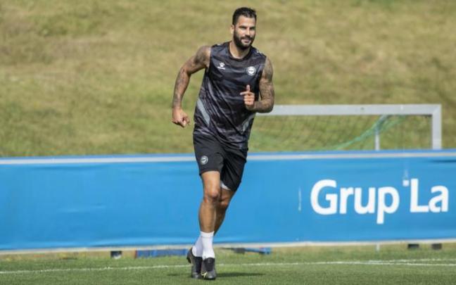 Edgar Méndez, durante un entrenamiento en Ibaia.