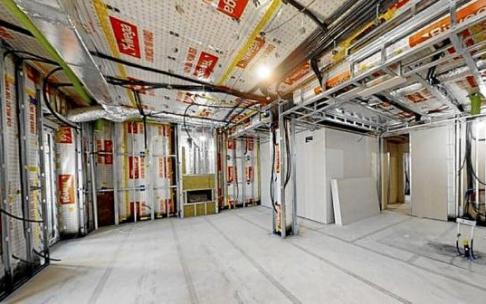 Obras de aislamiento en el interior de una de las dos viviendas. Foto: N.G.