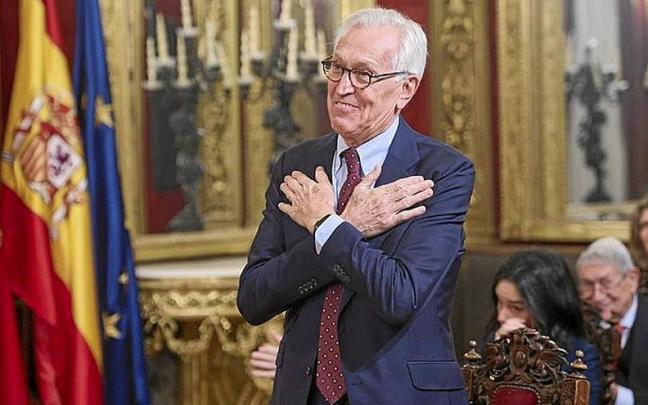 Jaime Gállego hace un gesto de agradecimiento. Jaime Gállego hace un gesto de agradecimiento.