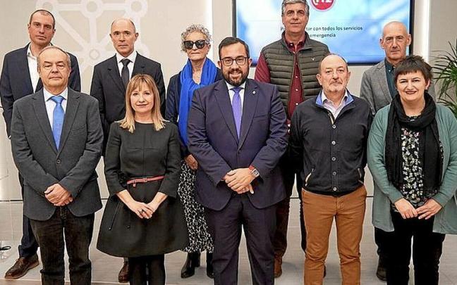 Autoridades y personas reconocidas en el d&iacute;a del 112.