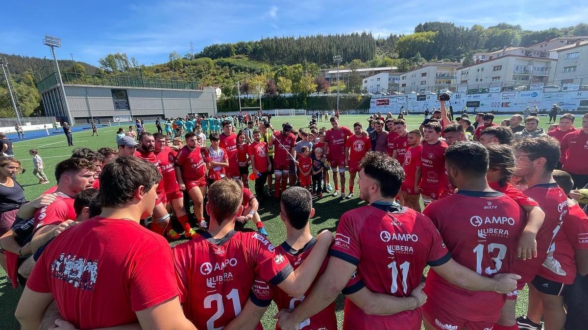 Jugadores del Ampo Ordizia, al término de un partido en Altamira.