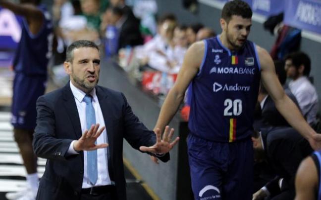Ibon Navarro, en una imagen de archivo cuando dirigía al Andorra