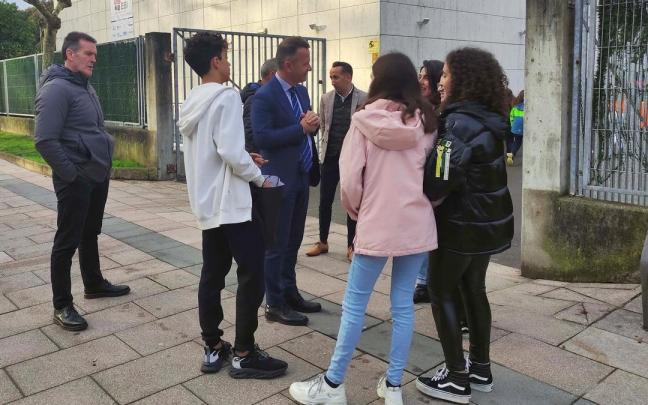 Bildarratz conversó con escolares y familias.