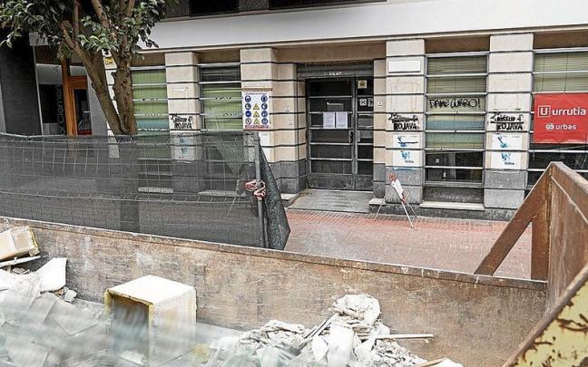 Las obras ya han comenzado en el interior del local del barrio de San Mart&iacute;n que alberg&oacute; anteriormente una oficina del INEM.