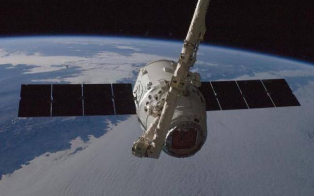 Nave Dragón de transporte a la EEI.