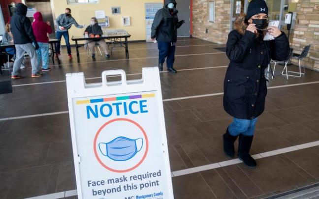 Puesto de recogida de test de antígenos gratuitos en Maryland, Estados Unidos. Puesto de recogida de test de antígenos gratuitos en Maryland, Estados Unidos.