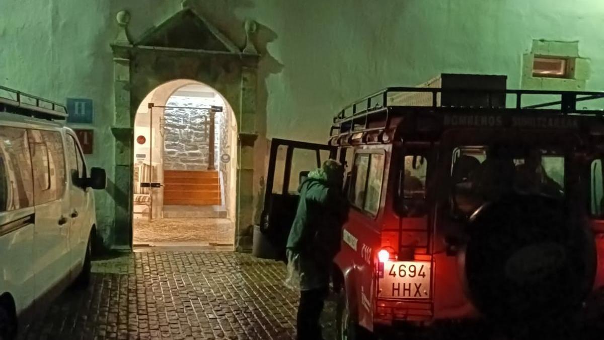 Imagen de los bomberos en el lugar de los hechos