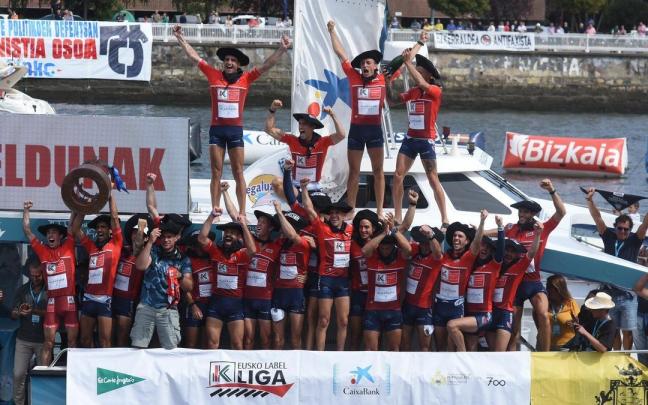 Urdaibai celebra la conquista de la Eusko Label Liga en Portugalete. Urdaibai celebra la conquista de la Eusko Label Liga en Portugalete.