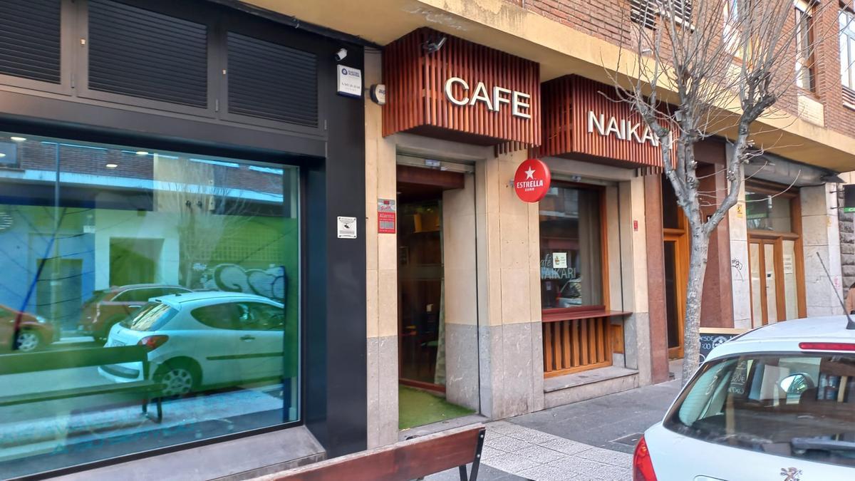 Completamente reformado hace unos meses, este local hostelero apuesta por abrir desde primera hora para ofrecer desayunos especiales.