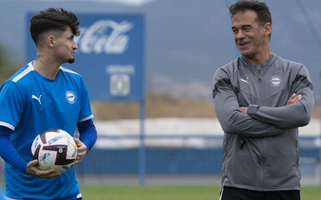 Borja Sainz durante los primeros entrenamientos con Luis García