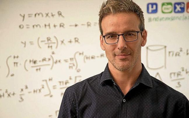 El profesor Youtuber David Calle hablará hoy en Vitoria en la entrega de los premios Fundación San Prudencio al mérito académico. El profesor Youtuber David Calle hablará hoy en Vitoria en la entrega de los premios Fundación San Prudencio al mérito académico.