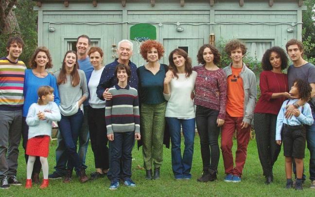 La familia numerosa Ferraro es la protagonista de &lsquo;Todo puede suceder&rsquo;, serie que llega hoy a La 1 .