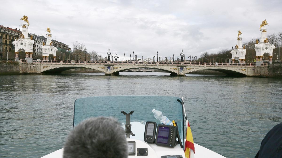 Paseos en motora por el río Urumea de Donostia.