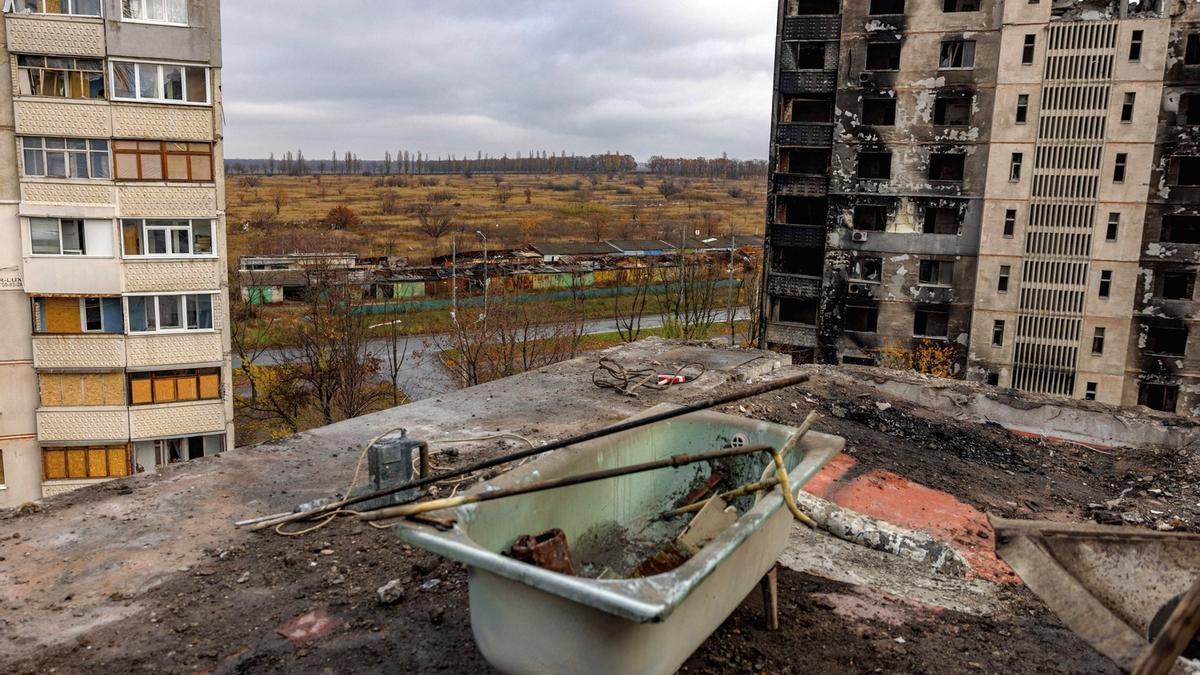 Restos de un edificio residencial derrumbado por los ataques en la ciudad de Jarkov.