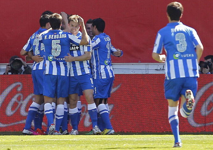 La Real celebra un gol de Imanol Agirretxe en Vallecas, en la temporada 2012/2013