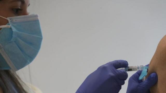 Algunas personas vacunadas han desarrollado el coronavirus.