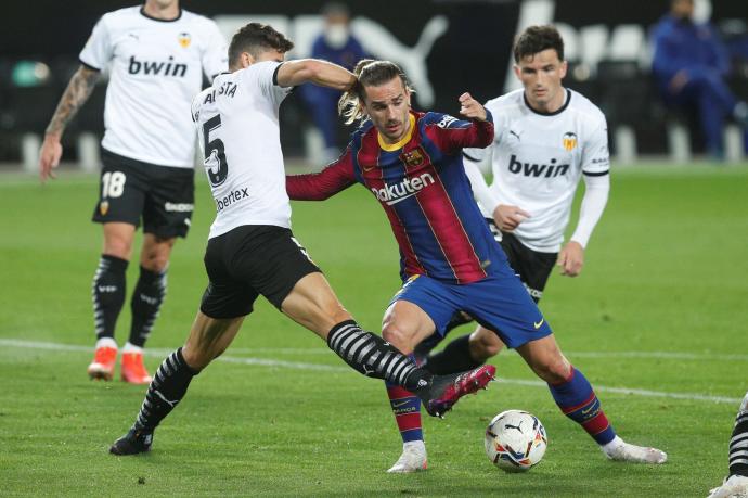Griezmann, durante el Valencia-Barcelona de la pasada temporada.