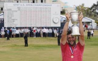 El golfista de Barrika Jon Rahm se ha proclamado ganador del US Open