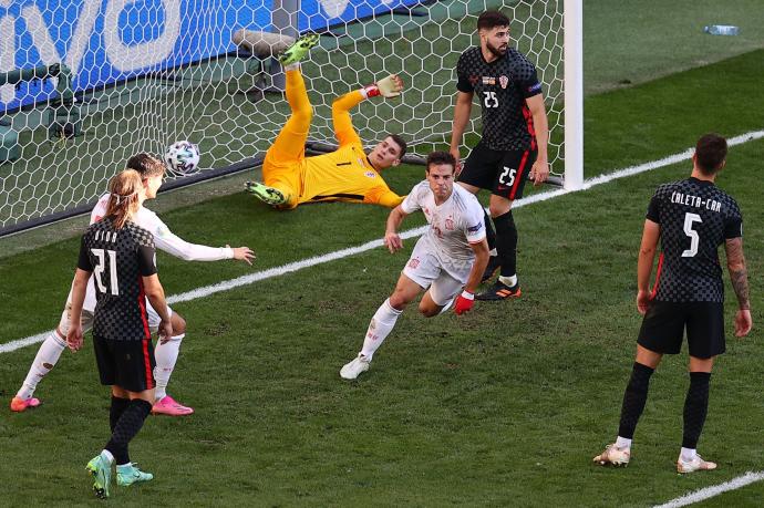 Azpilicueta celebra un gol con la Eurocopa