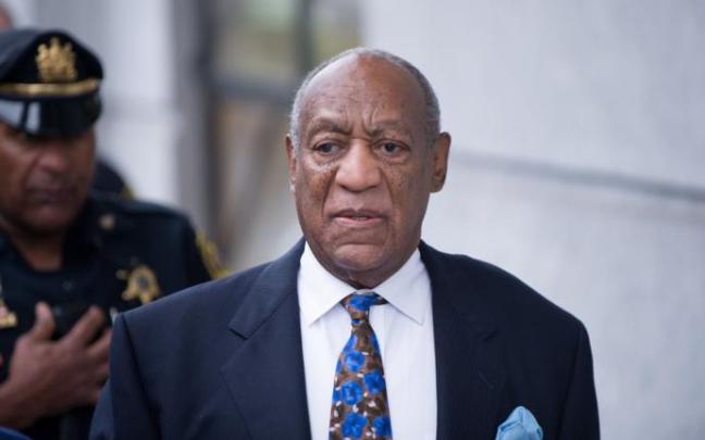 Bill Cosby llegando al juzgado en 2018