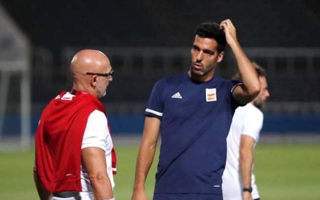 Mikel Merino habla con Luis de la Fuente Mikel Merino habla con Luis de la Fuente